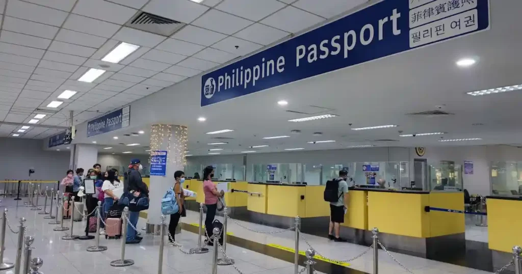 Philippine immigration and customs authorities are inspecting traveler on solo trip holding Chinese visas.
