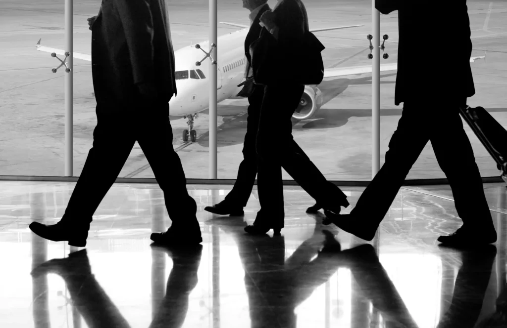 Some visiting scholars holding Chinese F visa have just landed at the airport.