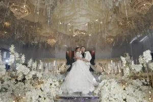 A Chinese man and a Filipino woman got married in China and held a wedding ceremony.